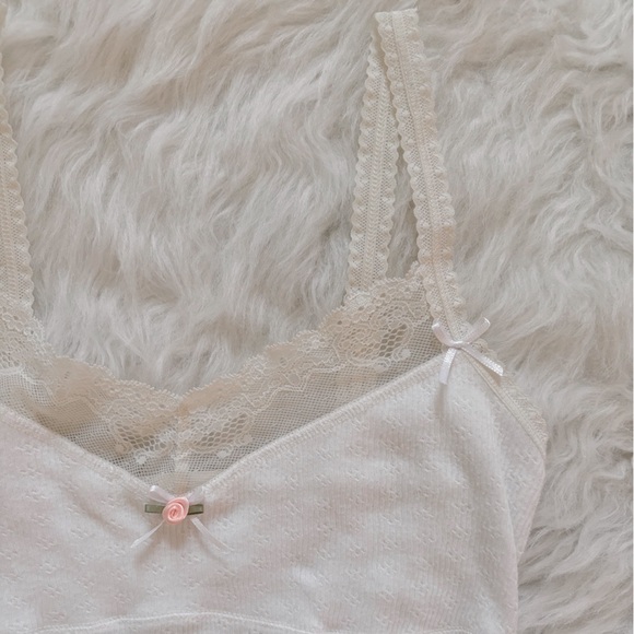 Abercrombie and Fitch Lace Cami - Picture 2 of 5